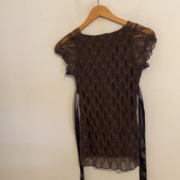 6 DEGREES BLACK/PURPLE SHORT SLEEVE BLOUSE MEDIUM - Picture 3 of 3